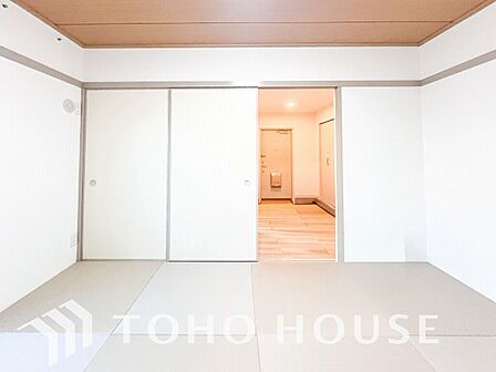 来客時や一息つきたいときなどに利用できる用途多様な空間です。