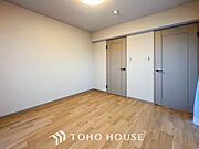 一日の疲れをいやしてくれる主寝室。自分時間を快適に過ごすプライベートルーム。