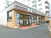 24時間営業ですので急なお買い物に便利ですね。