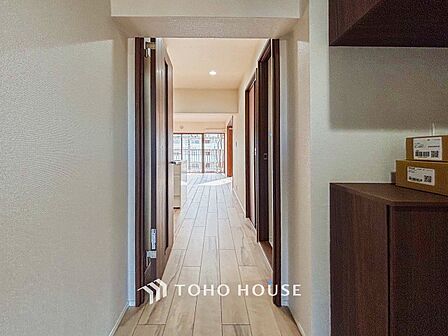 環境の良い場所にセンス良く暮らしたい、こだわりの室内には至福のシーンが繰り広げられます。