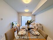 ここにはみんなが集い、食事と楽しい会話が始まるスペース。