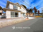 閑静な住宅街の一角、ひと時のくつろぎが生まれ、ゆっくりと愛着が育まれていきます。