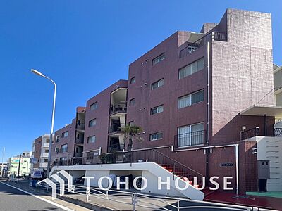 外観:時代の流れに惑わされないシックなカラートーンで街並みに溶け込む外観。 外観:時代の流れに惑わされないシックなカラートーンで街並みに溶け込む外観。
