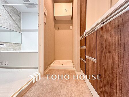 落ち着いた空間を演出するカラーと、ゆったりお使い頂ける広さが魅力のパウダールーム。