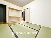 一日の疲れをいやしてくれる主寝室。自分時間を快適に過ごすプライベートルーム。