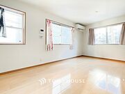 落ち着いた雰囲気に包まれた伸びやかな空間で、ゆったりと家族団らんの時間を過ごせます。