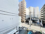 やわらかな陽射しがふりそそぎ、ゆったりした時間が流れます。