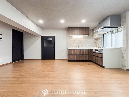 ここにはみんなが集い、食事と楽しい会話が始まるスペース。