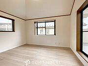 1日の疲れを癒し、心地よく寛げるようゆったりとした広さを確保しています。