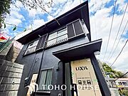 清潔感溢れる玄関がお出迎えする本邸宅の物語は、ここから始まる日常を期待させます。