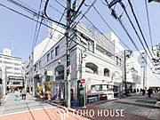 表現された空間は豊かな光と風を纏い、暮らしの時間を豊かにしてくれます。