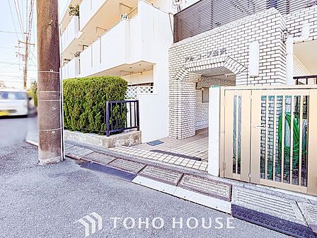 現地外観写真『快適』は「家」と「街」と「環境」が調和した時に訪れるだと改めて感じさせてくれます。