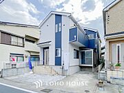 住む人を映し出す洗練された佇まいは、いつまでも輝き続けながらいつしか街の風景に溶け込んでいきます。