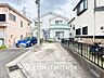 駐車場：カースペースもゆとりある空間を保っています。