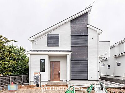 外観:時間のゆとりと空間、爽やかな陽光がもたらす光と風を贅沢なまでに感じる暮らしが始まります。 外観:時間のゆとりと空間、爽やかな陽光がもたらす光と風を贅沢なまでに感じる暮らしが始まります。