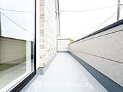 お部屋にも爽やかな風と暖かく柔らかな日差しが差し込み、毎日の暮らしを豊かに彩ります。