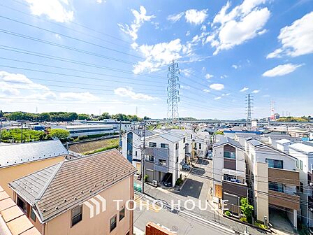 開放的で気持ちの良い眺望と青い空を満喫できます。