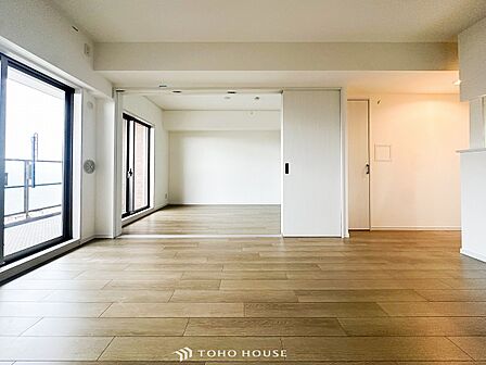 ここにはみんなが集い、食事と楽しい会話が始まるスペース。