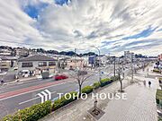 開放的で気持ちの良い眺望と青い空を満喫できます。