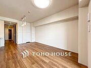 忙しい朝でも、しっかり家族が揃って食事をして頂けるゆとりある大きさのダイニングスペース。