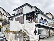 閑静な住宅街の一角、ひと時のくつろぎが生まれ、ゆっくりと愛着が育まれていきます。