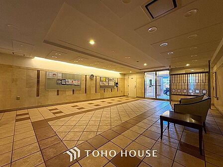 訪れるゲストや住む人を優しく迎え入れてくれる明るい空間です。