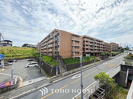 開放的で気持ちの良い眺望と青い空を満喫できます。
