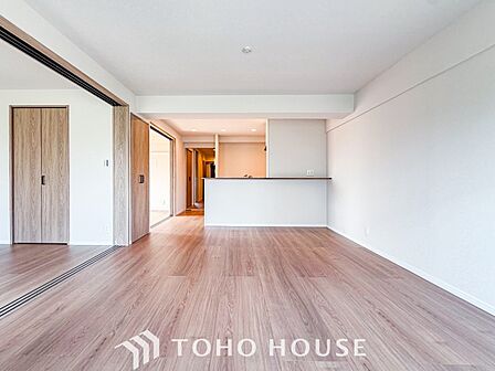 ここにはみんなが集い、食事と楽しい会話が始まるスペース。