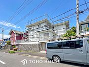 閑静な住宅街の一角、ひと時のくつろぎが生まれ、ゆっくりと愛着が育まれていきます。