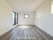 採光もアクセントの一つとして。プライベートルームにはやさしい光が射し込んでいます。