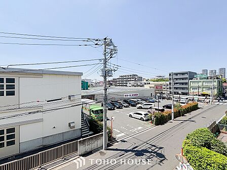 開放的で気持ちの良い眺望と青い空を満喫できます。