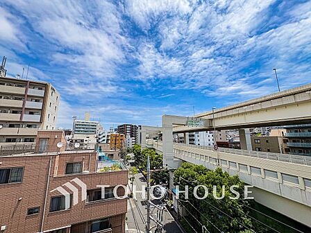 開放的で気持ちの良い眺望と青い空を満喫できます。
