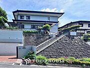 閑静な住宅街の一角、ひと時のくつろぎが生まれ、ゆっくりと愛着が育まれていきます。