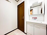 ご家族の1日が始まり、1日の終わりを締めくくる洗面空間。
