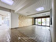 明るく開放感あるロビーは日常のオン・オフを切り替えてくれる大切な空間です。
