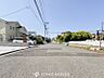 外観：前面道路含む現地写真『快適』は「家」と「街」と「環境」が調和した時に訪れるだと改めて感じさせてくれます。