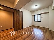 一日の疲れをいやしてくれる主寝室。自分時間を快適に過ごすプライベートルーム。