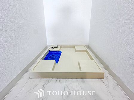 洗濯機を配置しても十分なスペースを確保しております。