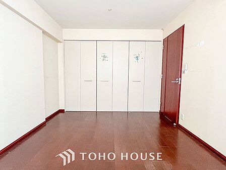 一日の疲れをいやしてくれる主寝室。自分時間を快適に過ごすプライベートルーム。