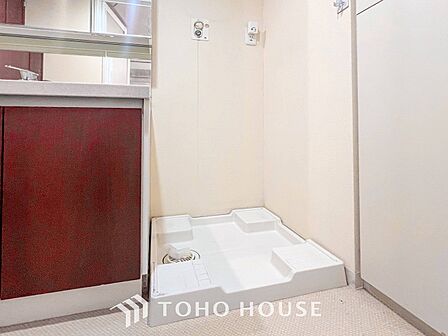 洗濯機を配置しても十分なスペースを確保しております。