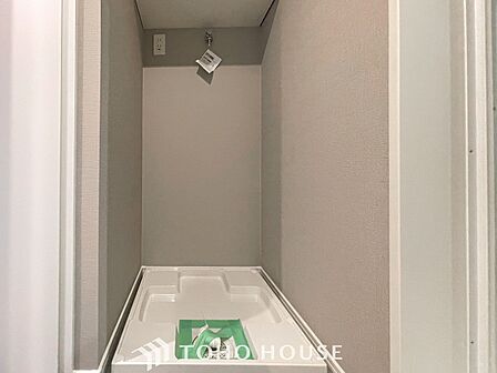 洗濯機を配置しても十分なスペースを確保しております。