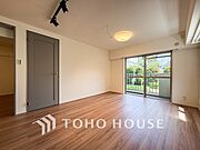 落ち着いた雰囲気に包まれた伸びやかな空間で、ゆったりと家族団らんの時間を過ごせます。