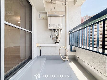 心地よい風を肌で感じることのできるバルコニー。