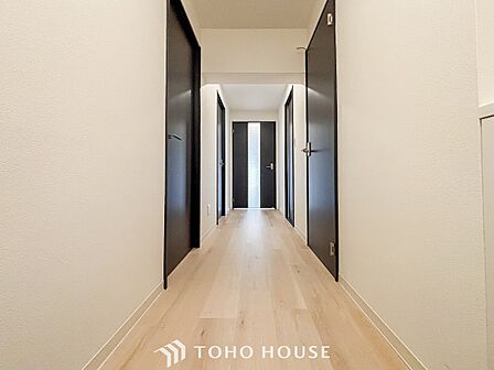 やわらかな陽射しがふりそそぎ、ゆったりした時間が流れる室内。