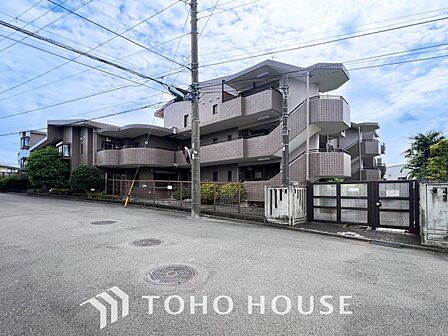 表現された空間は豊かな光と風を纏い、暮らしの時間を豊かにしてくれます。