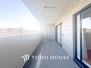 心地よい風を肌で感じることのできるバルコニー。