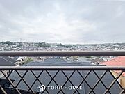 開放的で気持ちの良い眺望と青い空を満喫できます。