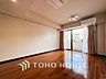 室内：忙しい朝でも、しっかり家族が揃って食事をして頂けるゆとりある大きさのダイニングスペース。