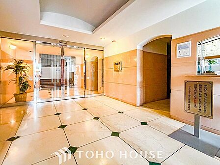 訪れるゲストや住む人を優しく迎え入れてくれる明るい空間です。
