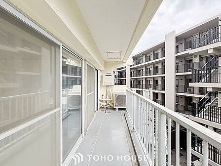 心地よい風を肌で感じることのできるバルコニー。